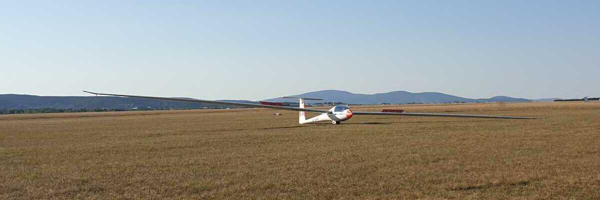 Flugwegposition um 16:14:07: Aufgenommen in der Nähe von Wiener Neustadt, Österreich in 222 Meter